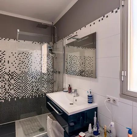 Standing Climatise Vue Ajaccio (Corsica)